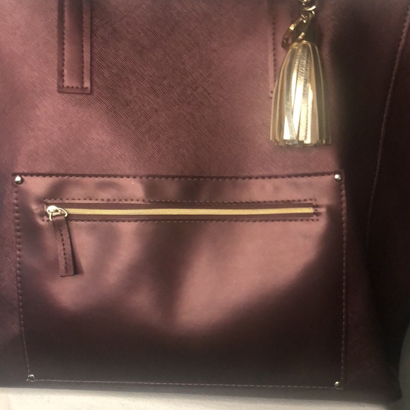 BATH & BODY WORKS VIP Burgundy large tote. Black Friday Limited Edition. - Picture 3 of 8
